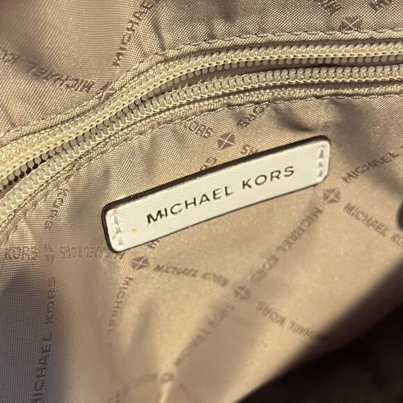 Michael Kors Bedford Convertible Flap Shoulder Bag, White - Picture 9 of 10